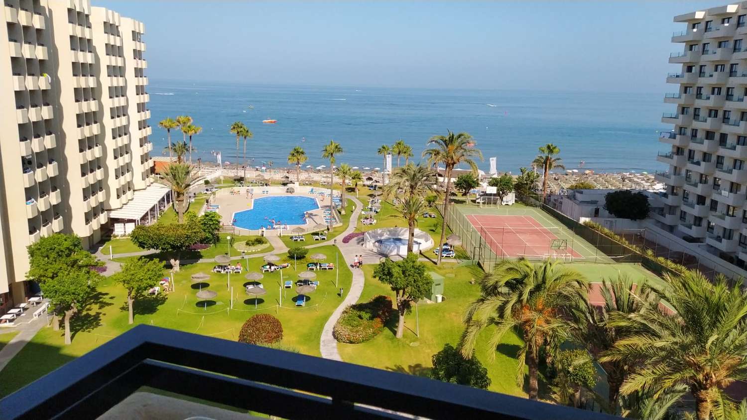 MID-SEASON. FOR RENT FROM 1.10.2024-31.5.2025 BEAUTIFUL STUDIO APARTMENT WITH HARBOUR AND SEA VIEWS IN TORREMOLINOS