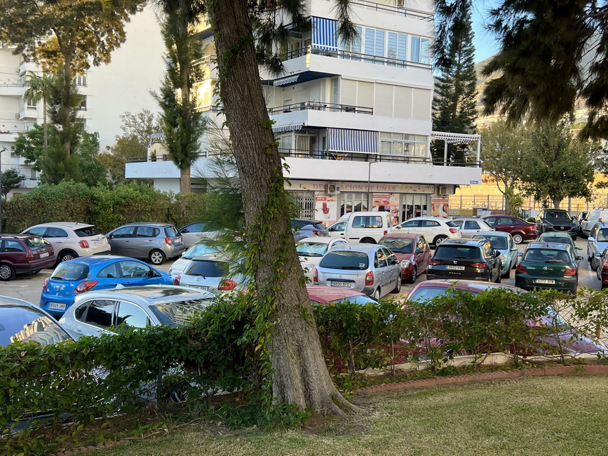 HALF SEIZOEN. VERHUURD VANAF 1-9-25.-30.6.26 Spectaculair centraal gelegen appartement met uitzicht op zee Arroyo de la Miel