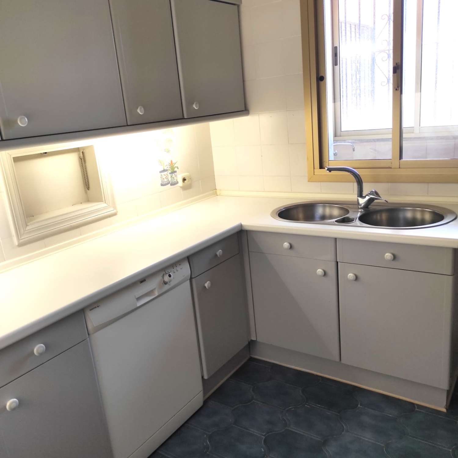 APPARTEMENT TE KOOP IN HET CENTRUM VAN FUENGIROLA