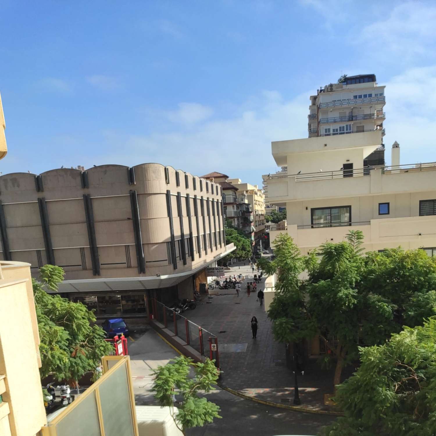 LÄGENHET TILL SALU I CENTRUM AV FUENGIROLA