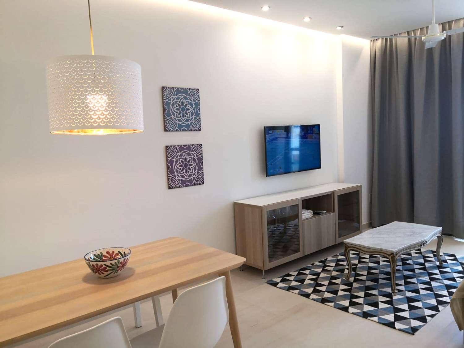 SE ALQUILA BONITO APARTAMENTO DESDE EL 01/9/2025- 30/06/26 EN ZONA PUERTO MARINA (BENALMÁDENA COSTA)