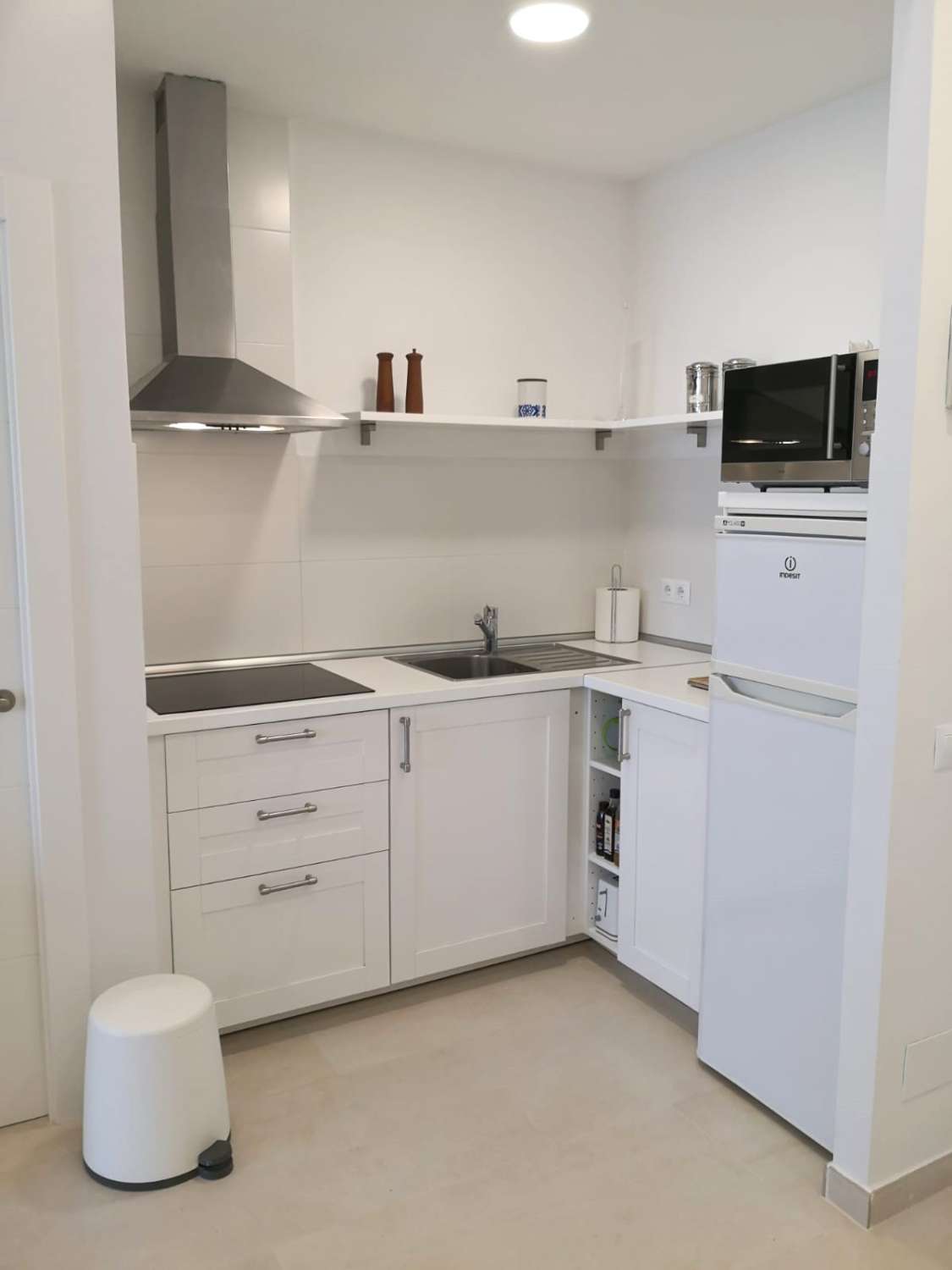 SE ALQUILA BONITO APARTAMENTO DESDE EL 02/9/2024 - 31/12/24 y del 1.4.2025-29.6.25 EN ZONA PUERTO MARINA (BENALMÁDENA COSTA)