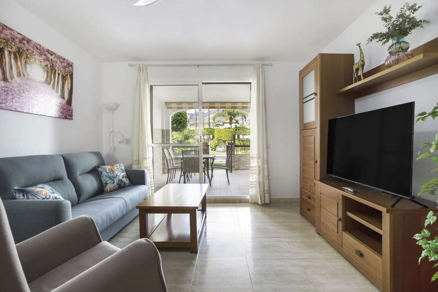 MEDIA TEMPORADA . SE ALQUILA BONITO APARTAMENTO EN PLANTA  BAJA DEL 1.09.2025-30.6.26 ENBENALMADENA