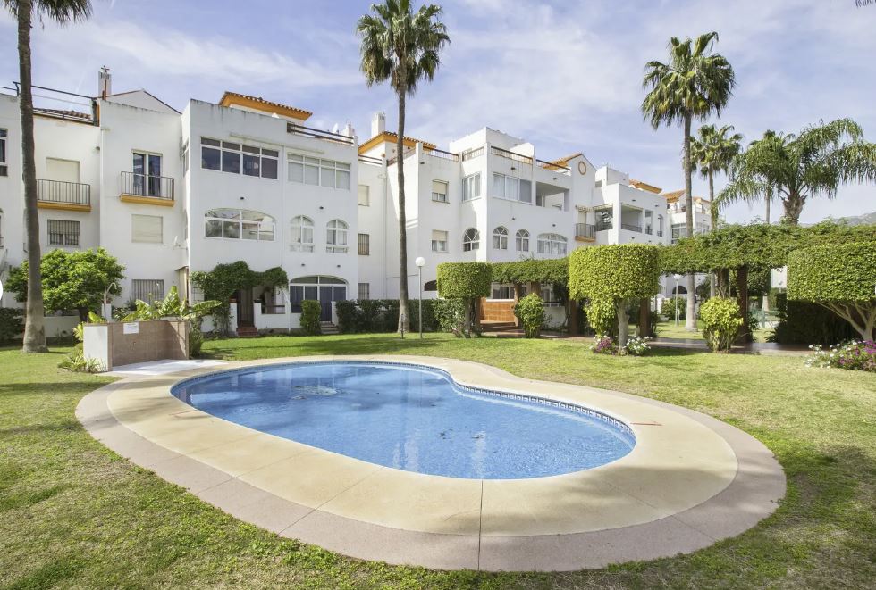 MEDIA TEMPORADA . SE ALQUILA BONITO APARTAMENTO EN PLANTA  BAJA DEL 1.09.2025-30.6.26 ENBENALMADENA