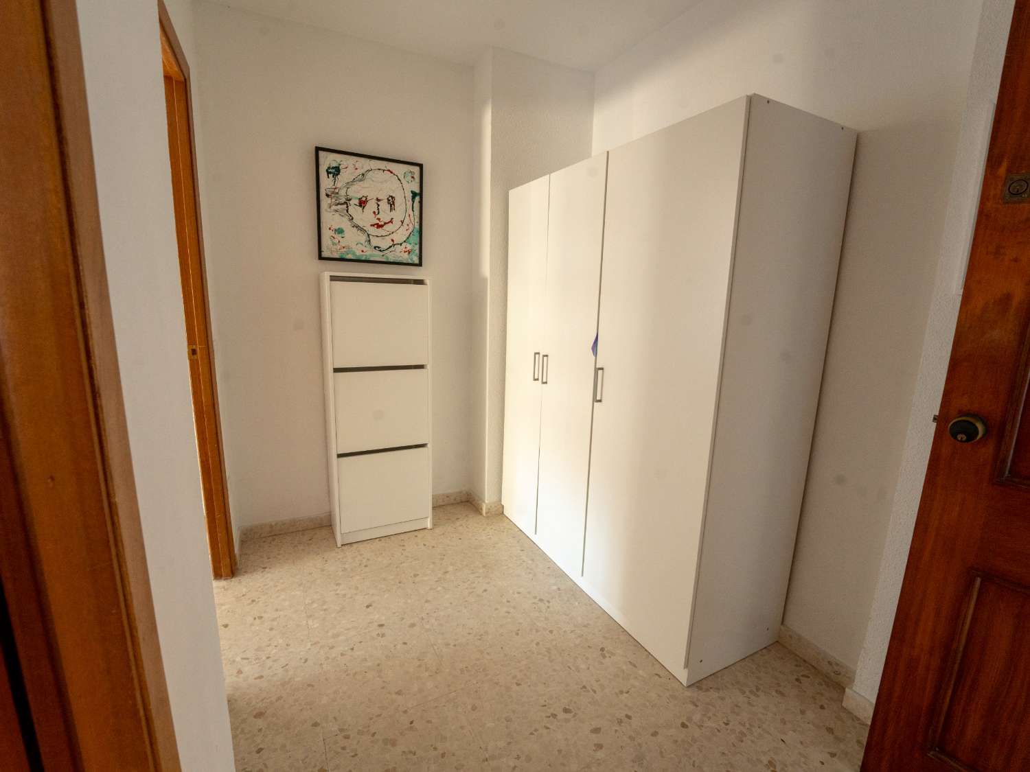 HALF SEIZOEN. TE HUUR VANAF 01/9/2025- 30/06/26 MOOI APPARTEMENT MET ZEEZICHT IN LA CARIHUELA (TORREMOLINOS)