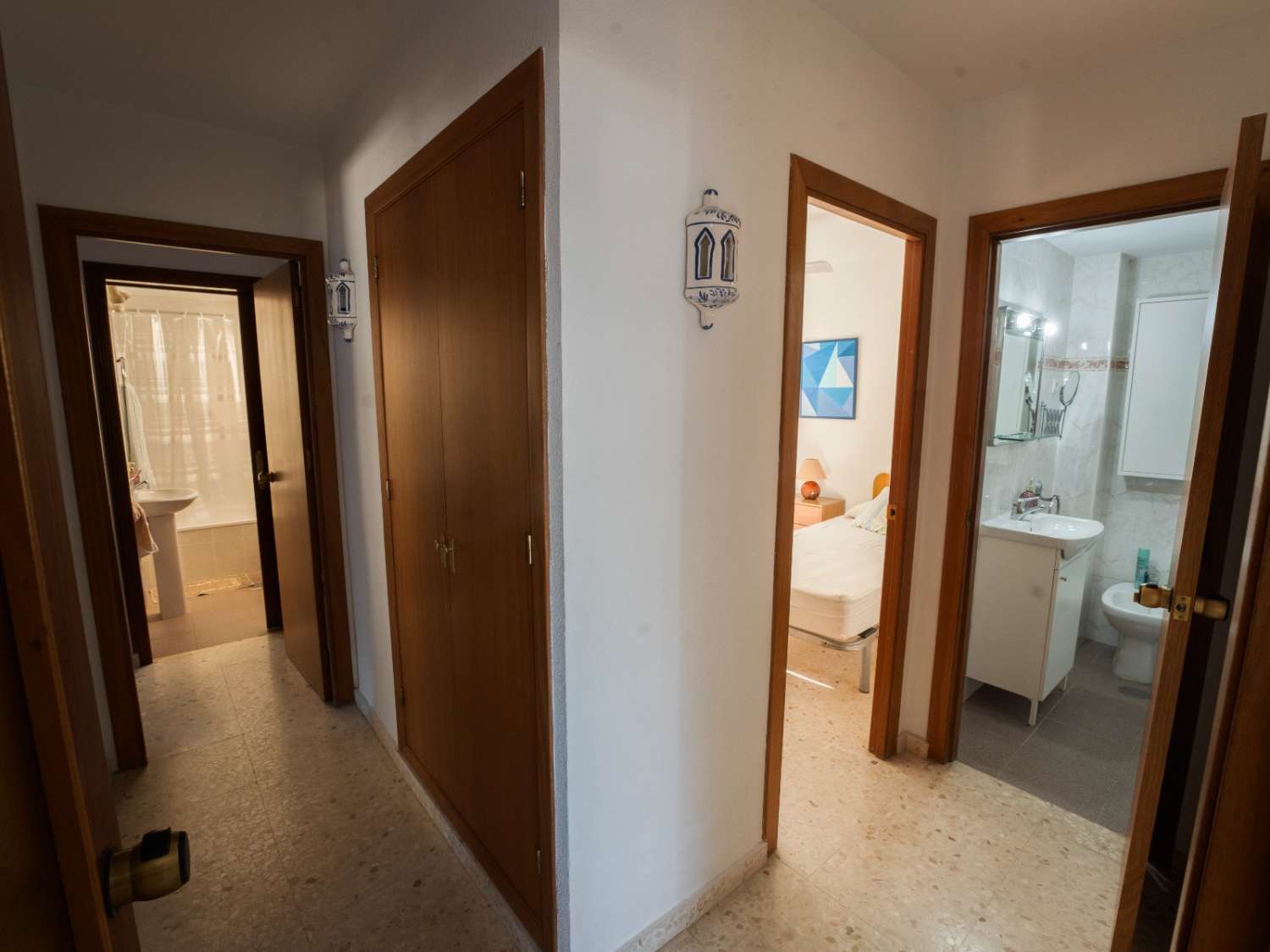 HALF SEIZOEN. TE HUUR VANAF 01/9/2025- 30/06/26 MOOI APPARTEMENT MET ZEEZICHT IN LA CARIHUELA (TORREMOLINOS)