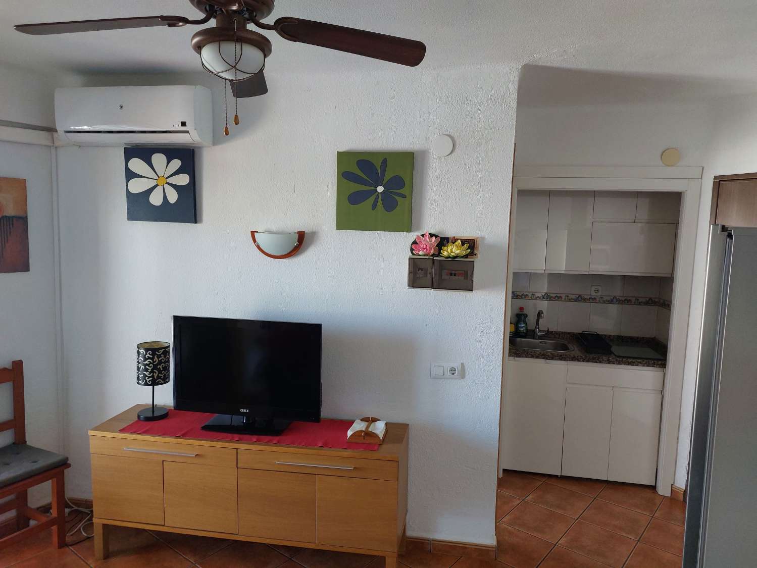 MIDDEN SEIZOEN. Te huur van 23.2.25-30.6.25 Mooi 1e lijns strand appartement met zeezicht in Playamar (Torremolinos)