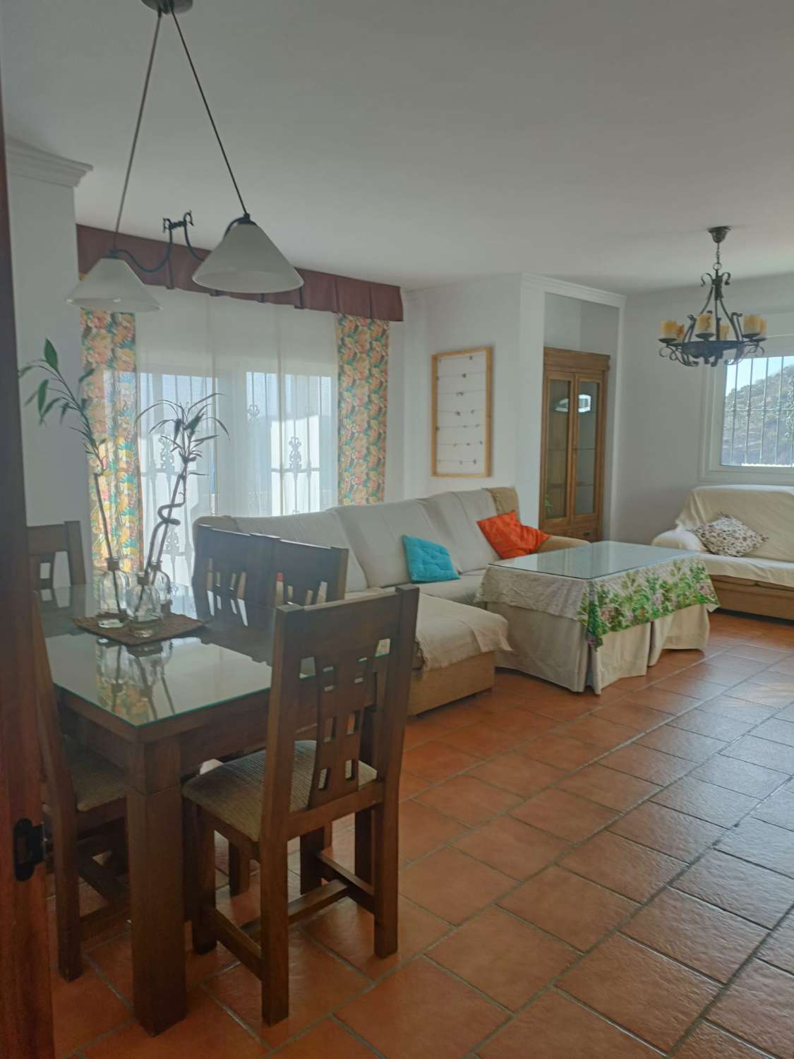 MID-SEASON. FOR RENT FROM 1.9.24-30.6.25 DETACHED VILLA IN LA SIERRA ZONA EL PALO (MALAGA)