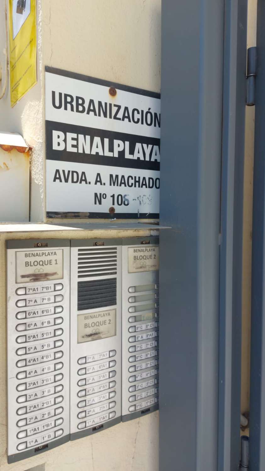 ZWISCHENSAISON .ZU VERMIETEN VON 1.9.24-3O,6.25 SCHÖNE WOHNUNG AM STRAND IN 1. LINIE MIT MEERBLICK IN BENALMADENA