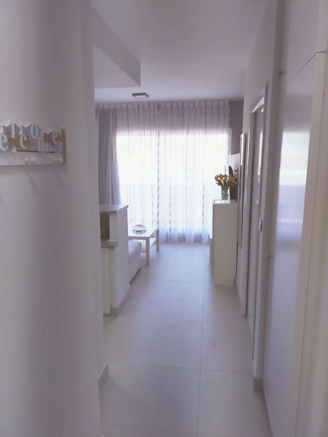 SE VENDE MAGNIFICO APARTAMENTO CON VISTAS AL MAR  EN 1ªLINEA DE PLAYA EN BENALMADENA