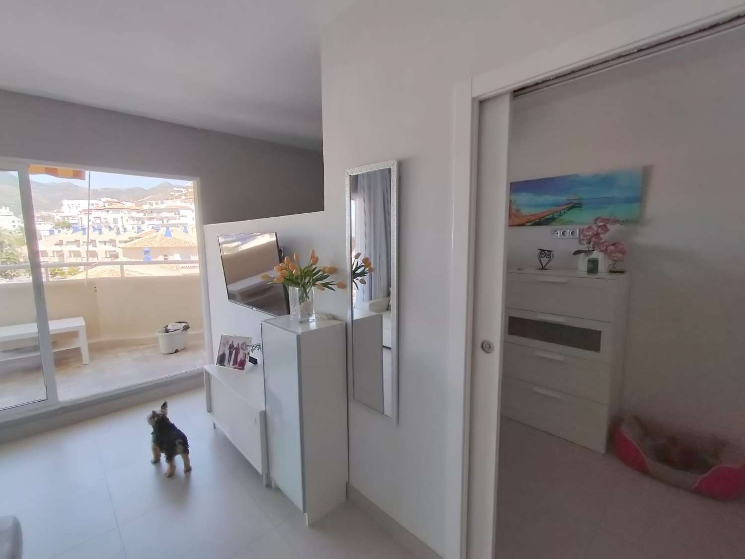 SE VENDE MAGNIFICO APARTAMENTO CON VISTAS AL MAR  EN 1ªLINEA DE PLAYA EN BENALMADENA