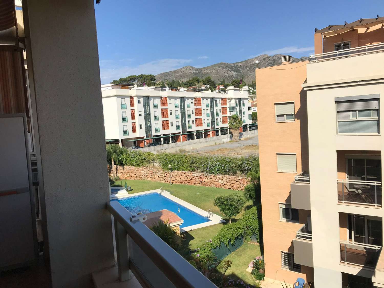 SE VENDE ATICO DUPLEX MUY LUMINOSO EN LA ZONA DE LA COLINA (TORREMOLINOS)