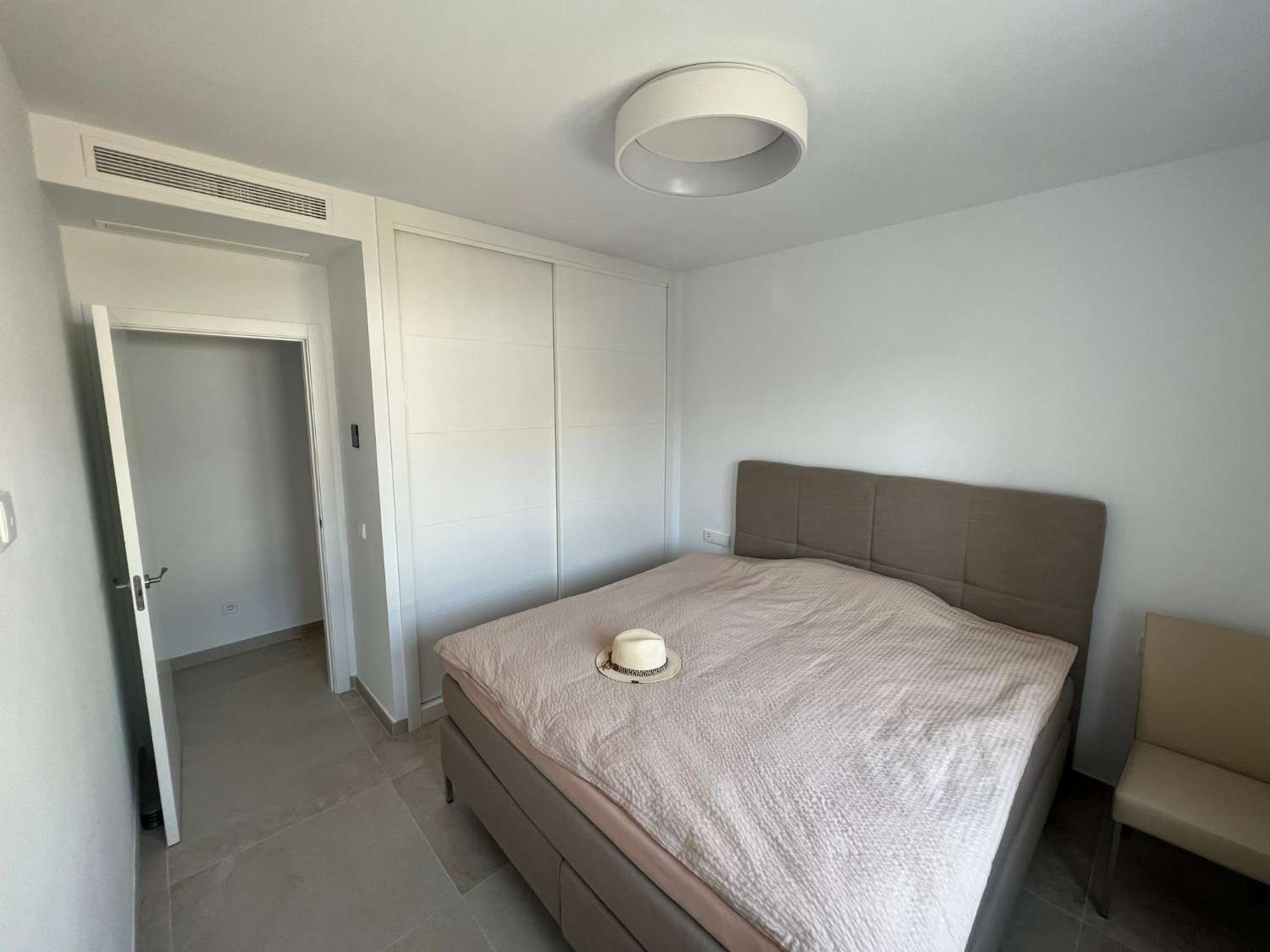 PENTHOUSE TIL SALGS MED HAVUTSIKT I ZONA HIGUERÓN (BENALMADENA)