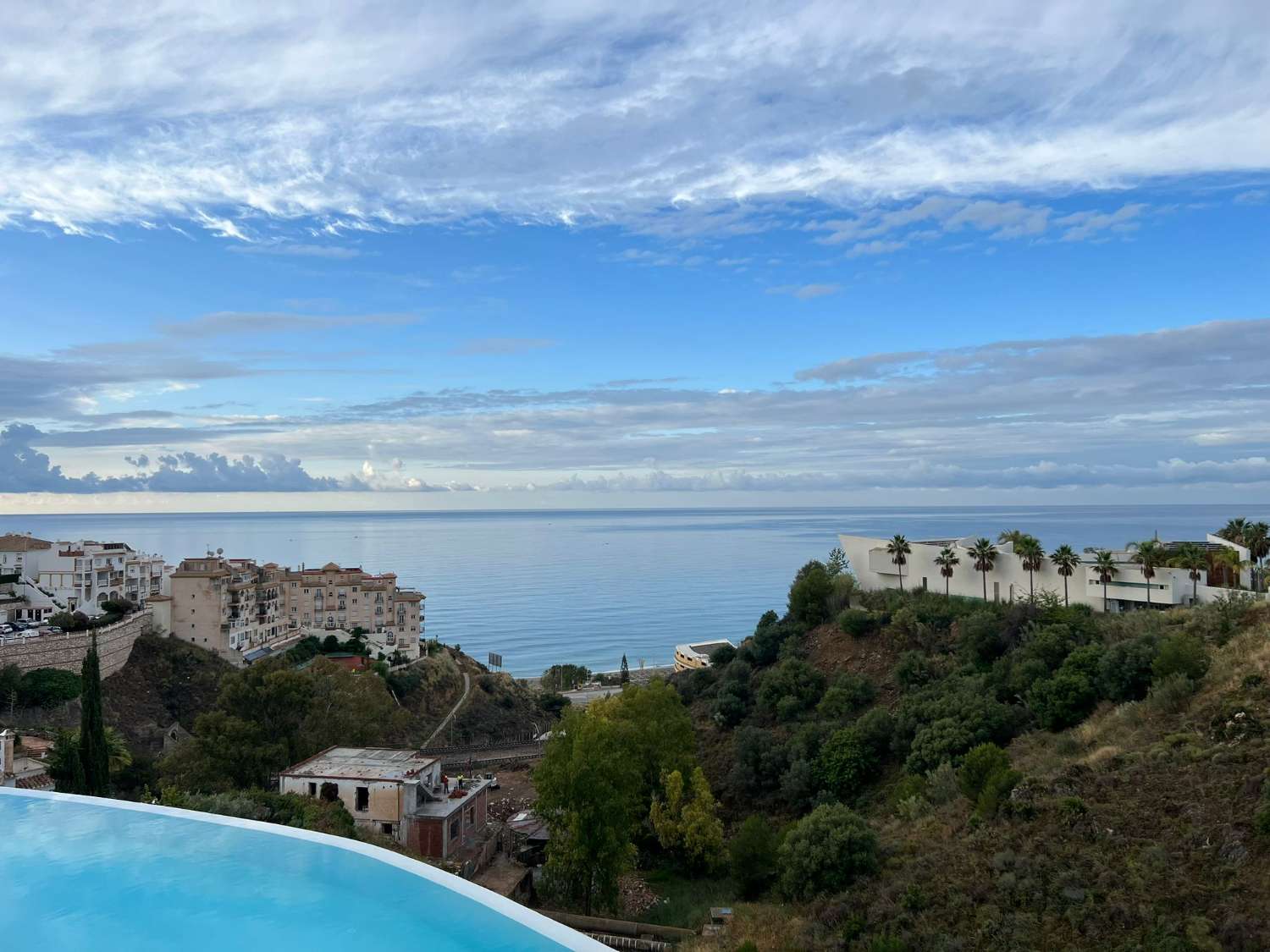 PENTHOUSE À VENDRE AVEC VUE SUR LA MER DANS LA ZONA HIGUERÓN (BENALMADENA)