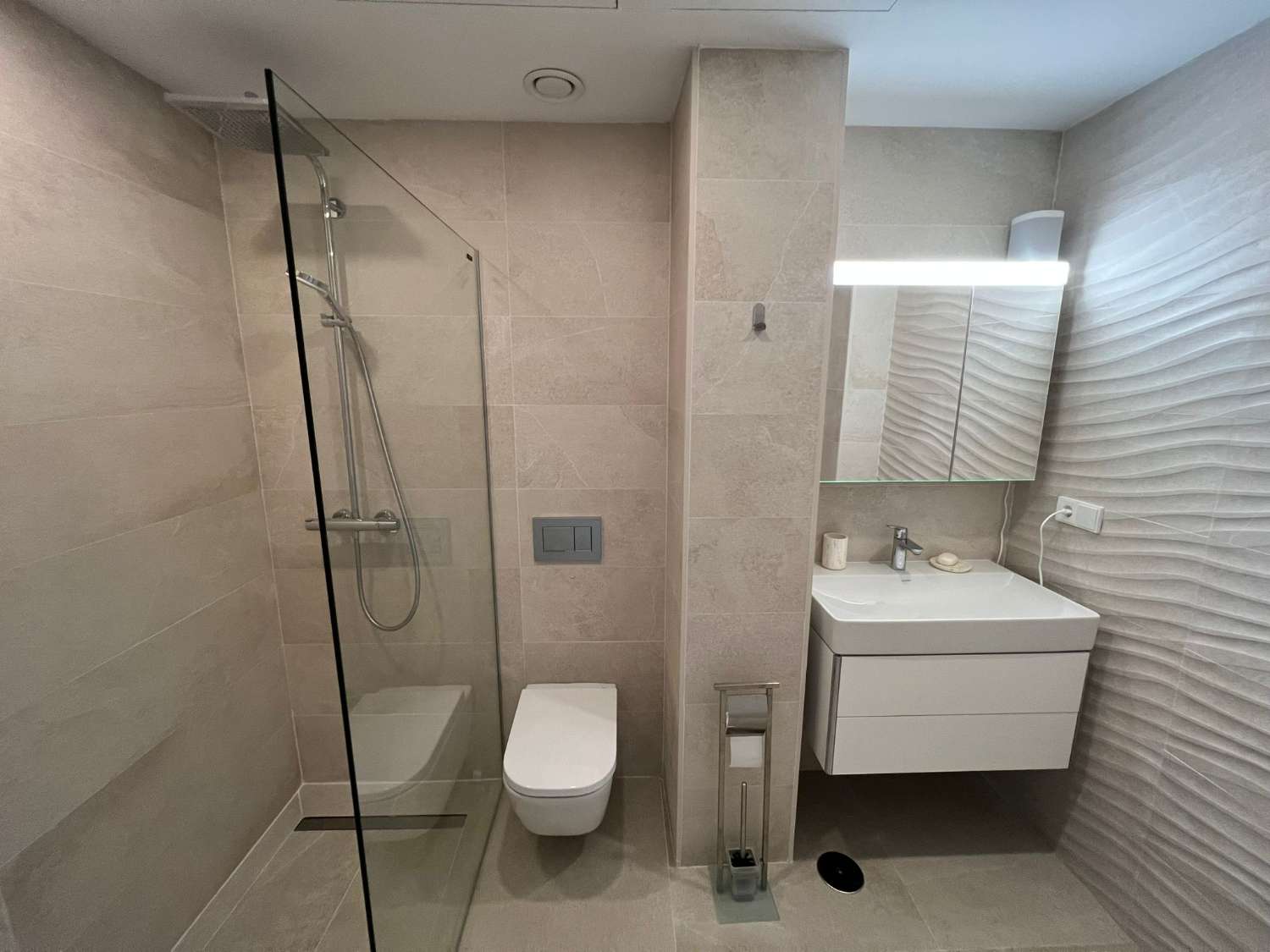 PENTHOUSE TE KOOP MET ZEEZICHT IN ZONA HIGUERÓN (BENALMADENA)