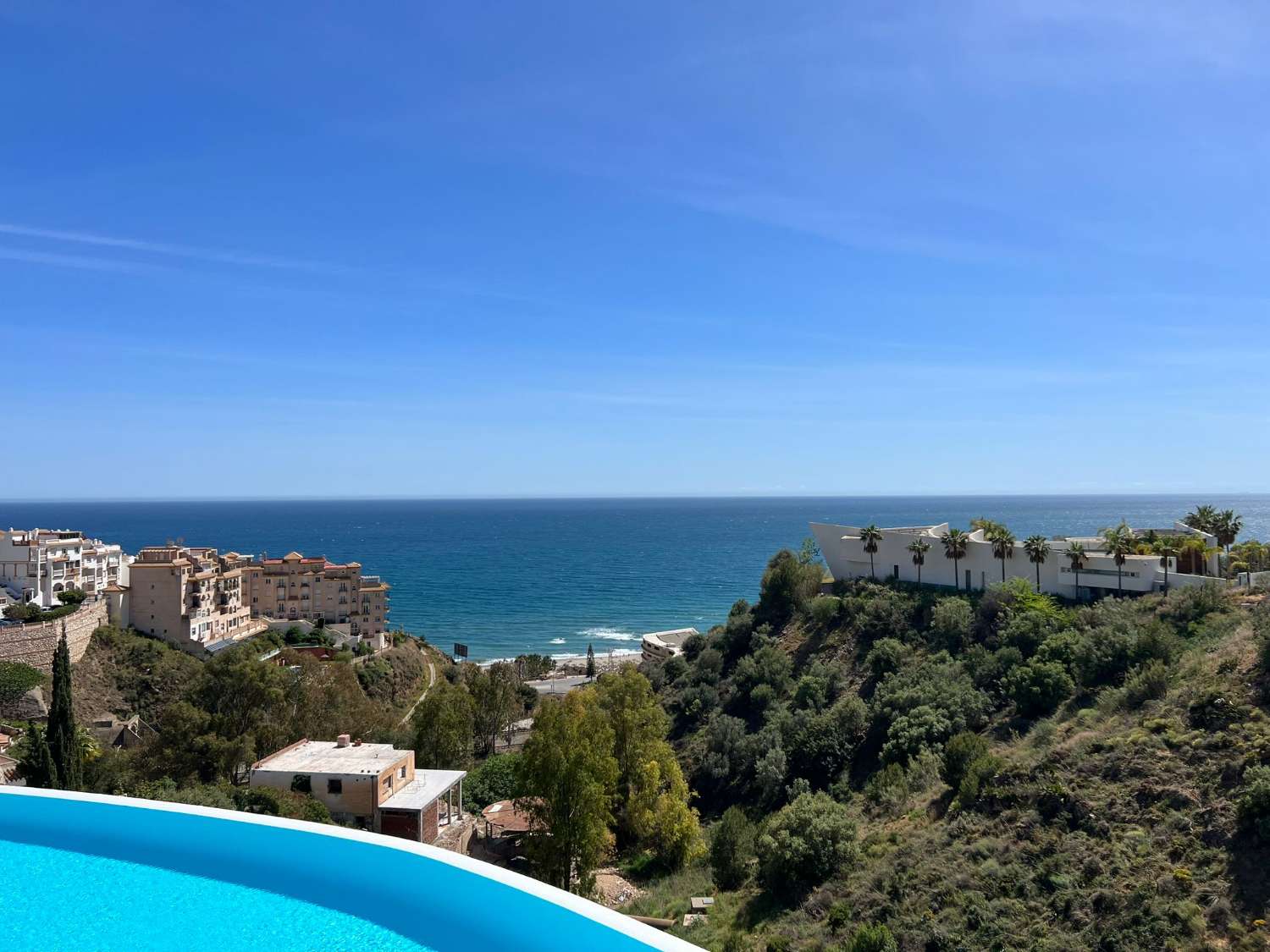 PENTHOUSE À VENDRE AVEC VUE SUR LA MER DANS LA ZONA HIGUERÓN (BENALMADENA)