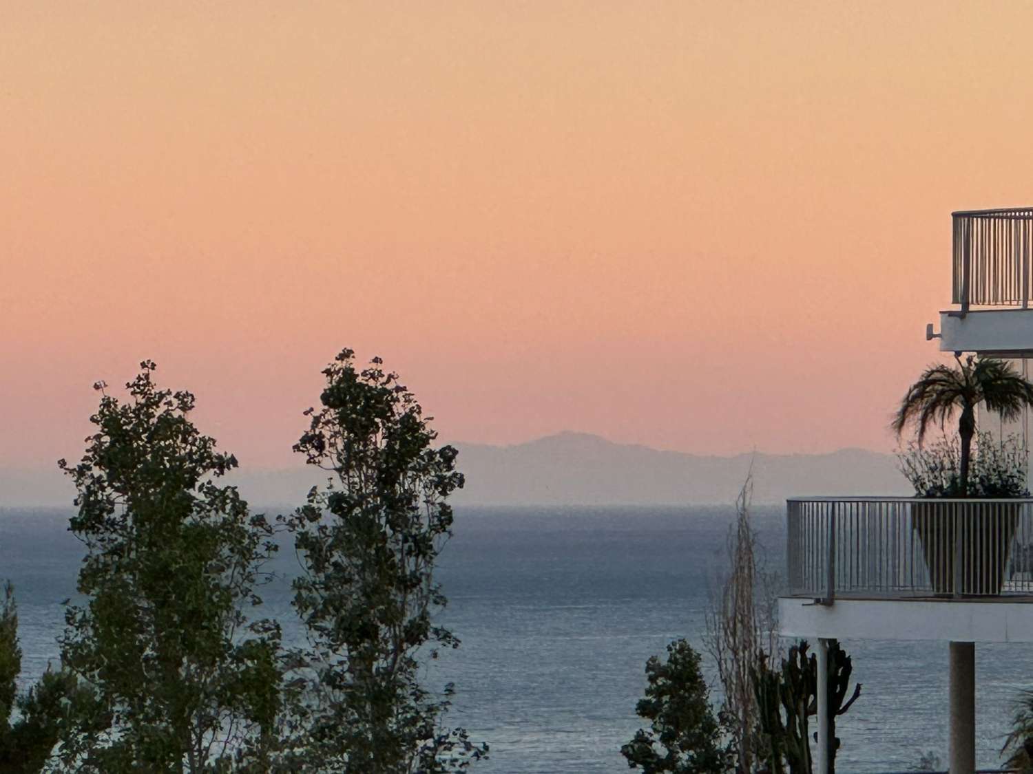 TAKVÅNING TILL SALU MED HAVSUTSIKT I ZONA HIGUERÓN (BENALMADENA)