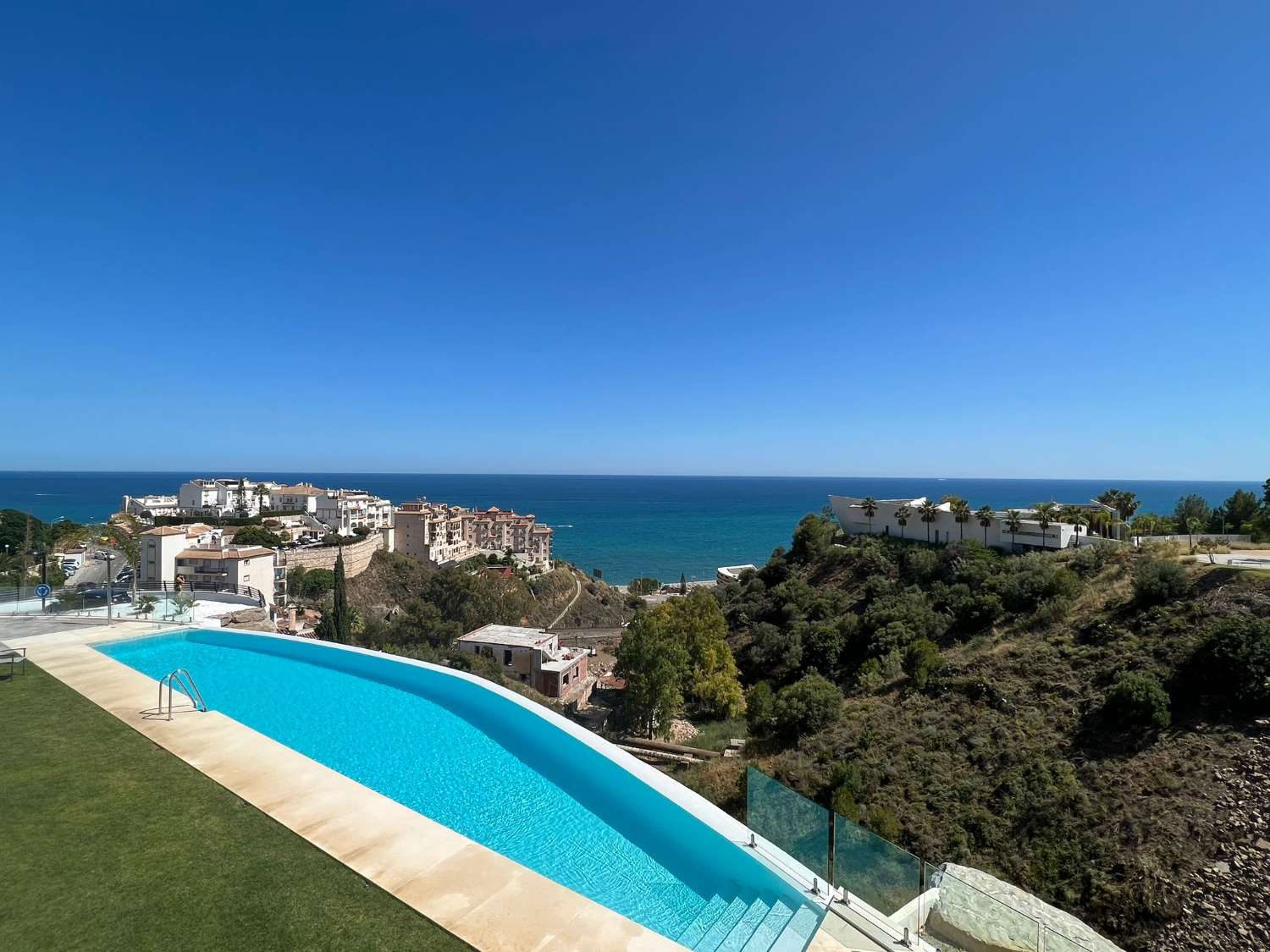 PENTHOUSE TIL SALG MED HAVUDSIGT I ZONA HIGUERÓN (BENALMADENA)