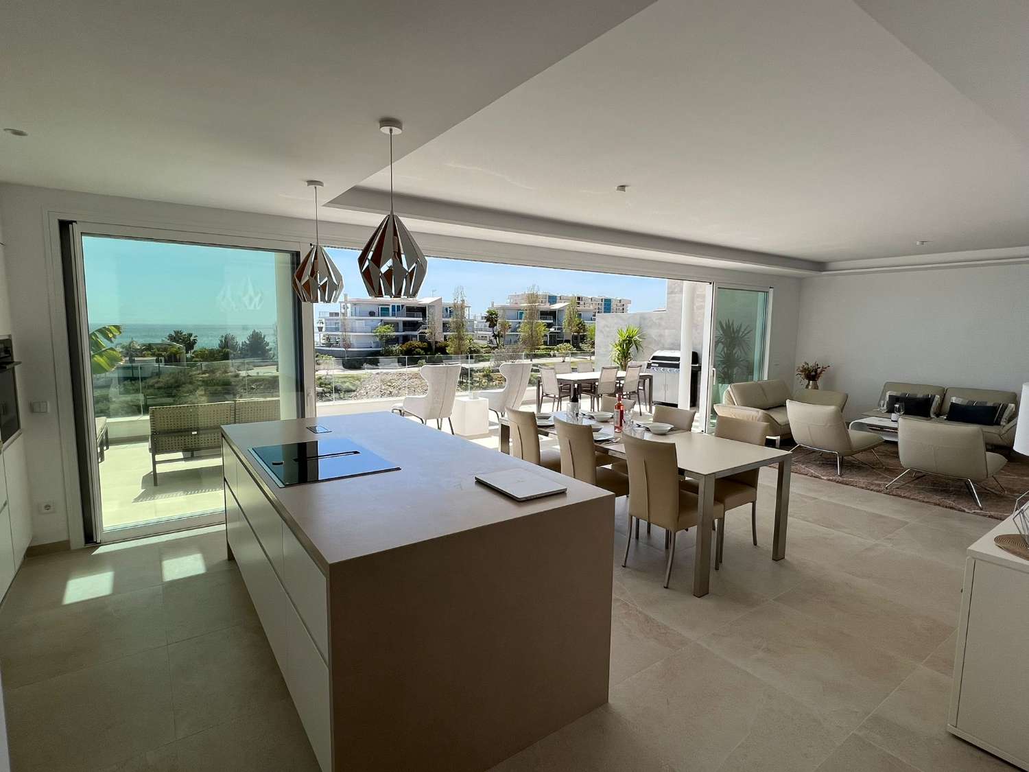 PENTHOUSE TE KOOP MET ZEEZICHT IN ZONA HIGUERÓN (BENALMADENA)