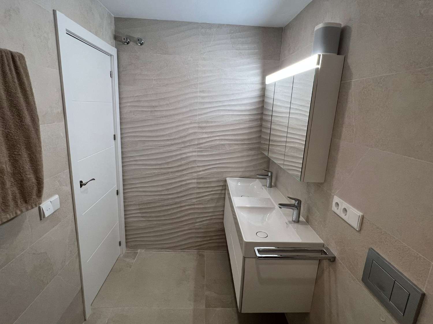 PENTHOUSE TE KOOP MET ZEEZICHT IN ZONA HIGUERÓN (BENALMADENA)