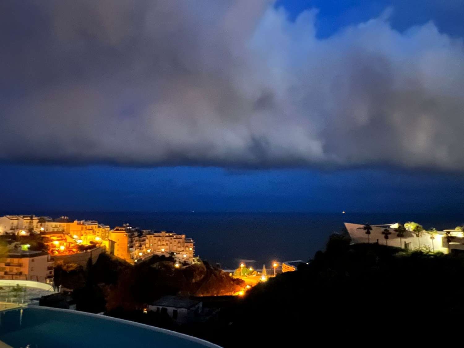 PENTHOUSE ZUM VERKAUF MIT MEERBLICK IN ZONA HIGUERÓN (BENALMADENA)