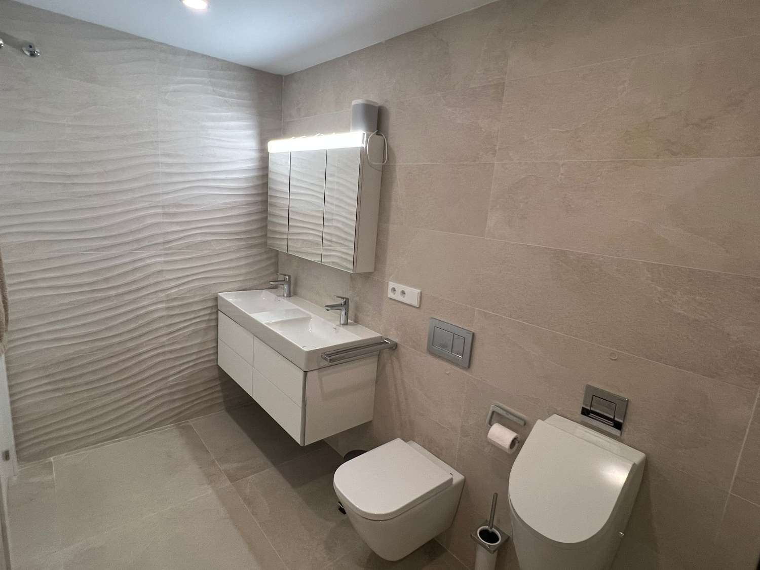 PENTHOUSE TE KOOP MET ZEEZICHT IN ZONA HIGUERÓN (BENALMADENA)