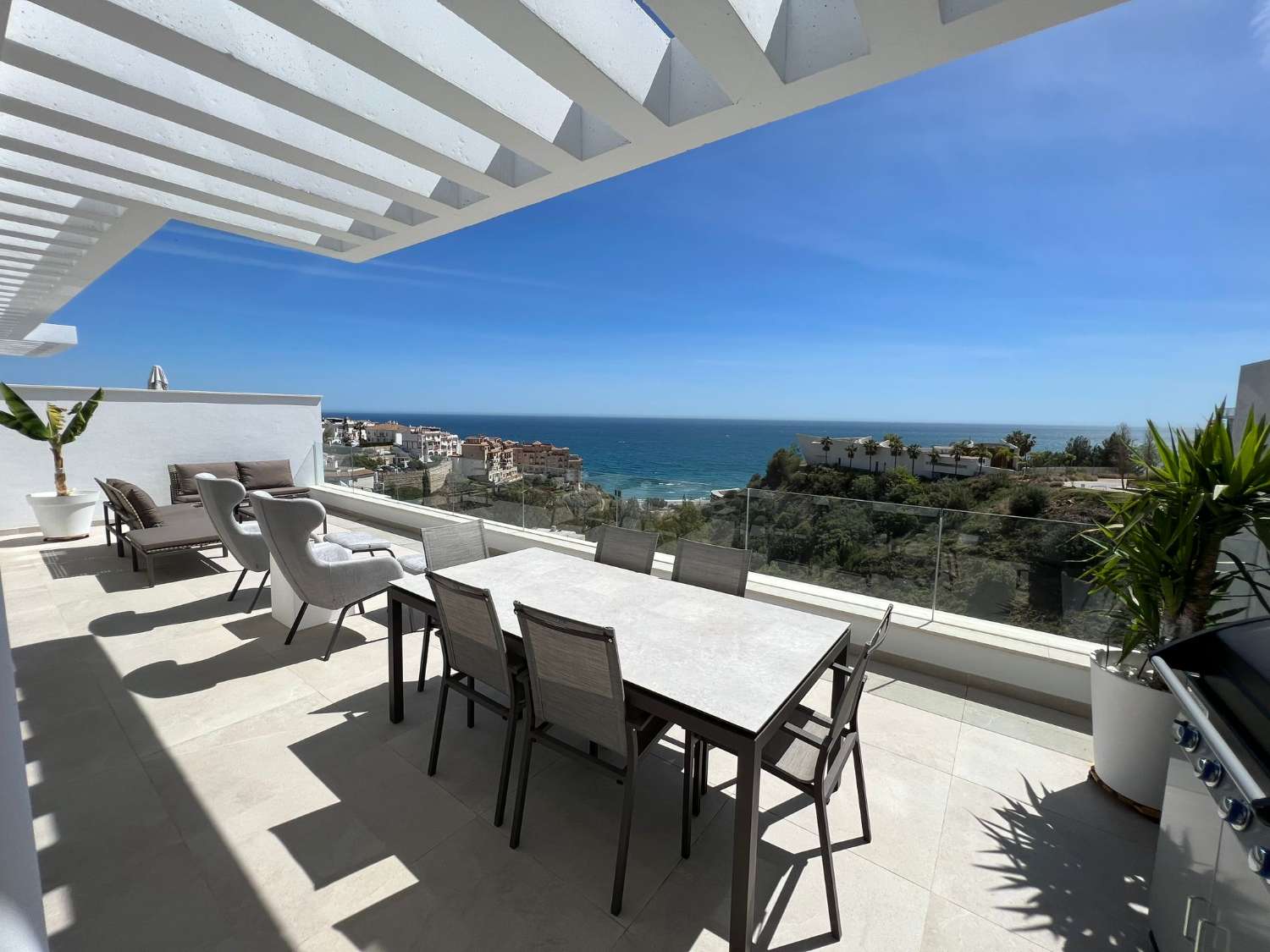 PENTHOUSE À VENDRE AVEC VUE SUR LA MER DANS LA ZONA HIGUERÓN (BENALMADENA)