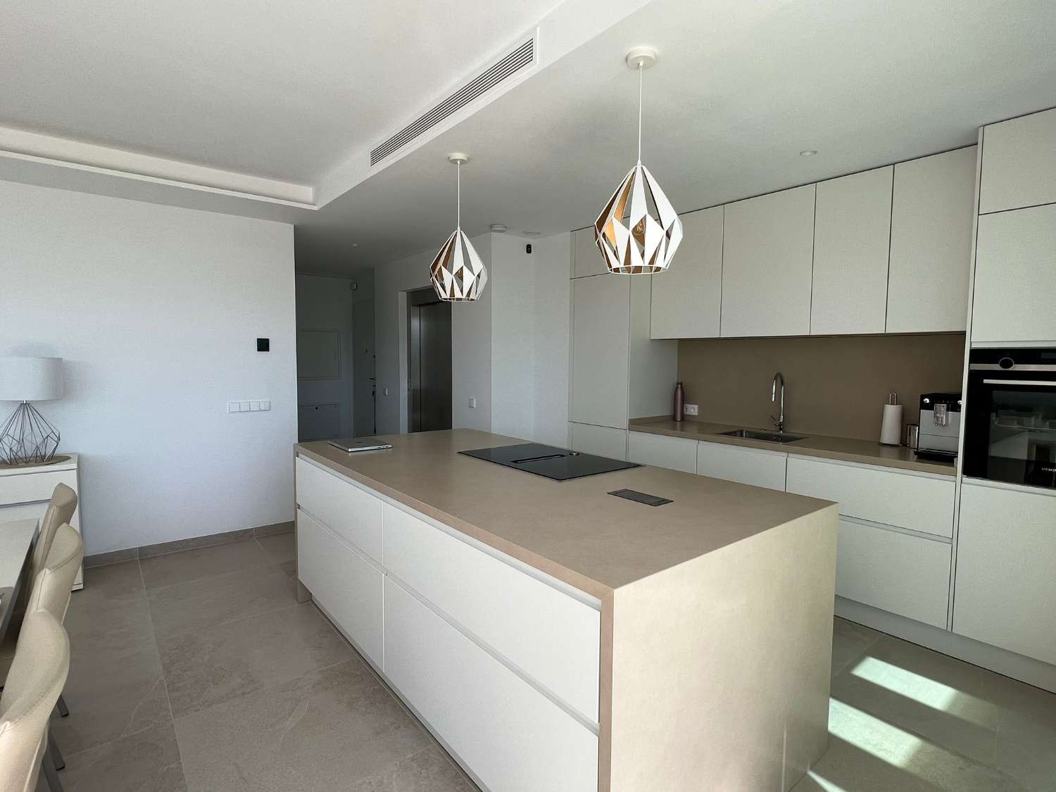 PENTHOUSE À VENDRE AVEC VUE SUR LA MER DANS LA ZONA HIGUERÓN (BENALMADENA)