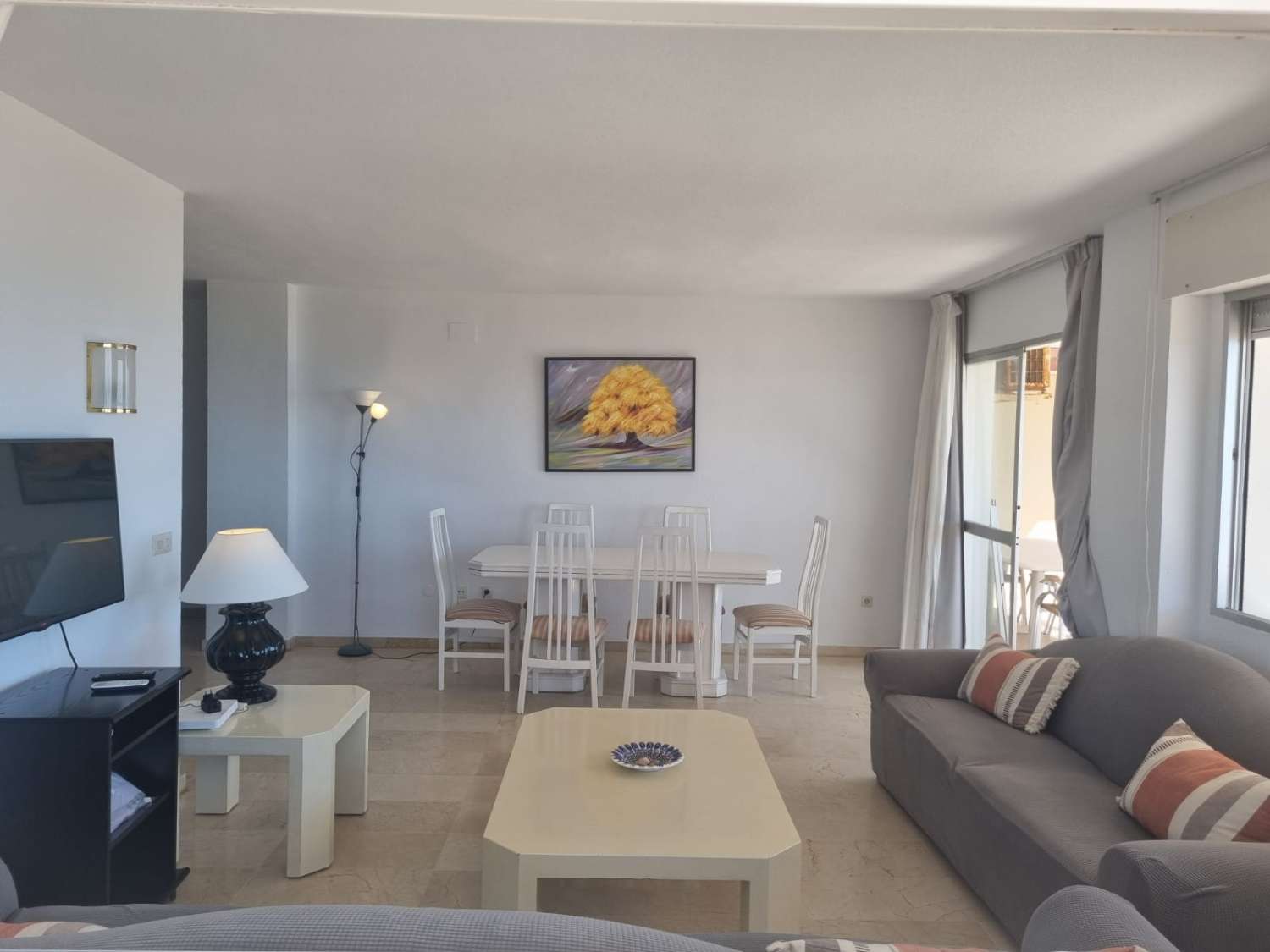 HALF SEASON FOR RENT FROM NOW ON -30.6.25 NICE CORNER APARTMENT ON THE 1ST LINE WITH BEAUTIFUL SEA VIEWS IN FUENGIROLA