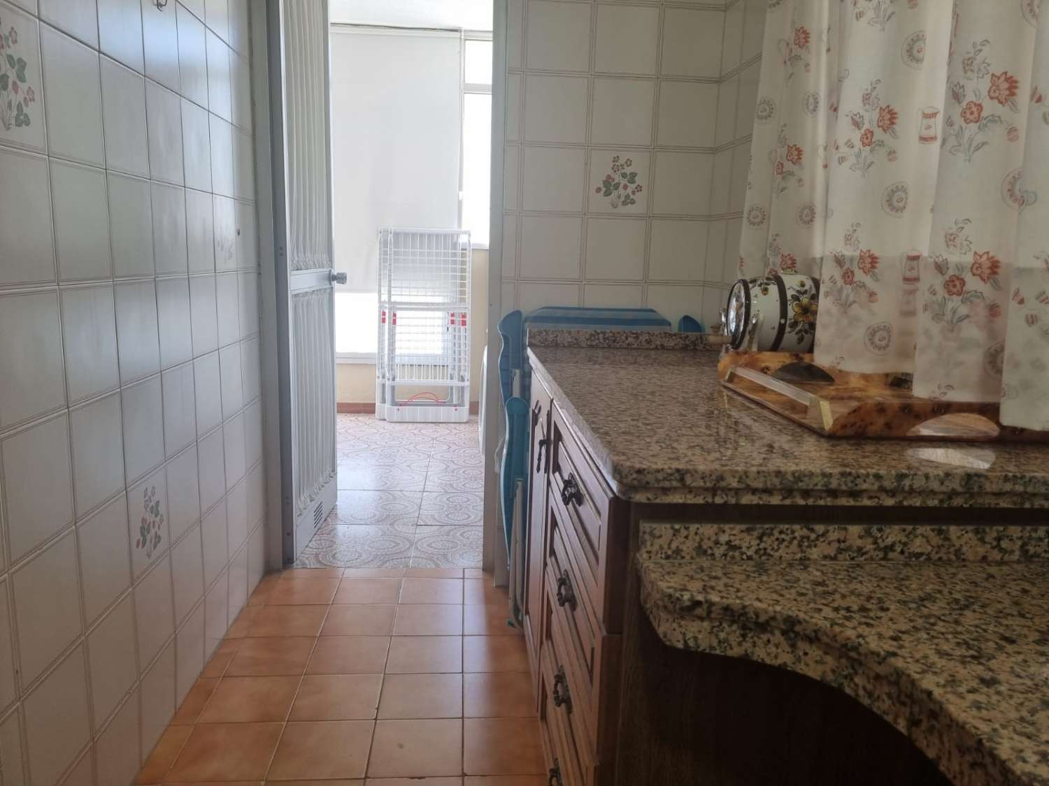 HALF SEIZOEN TE HUUR VANAF NU -30.6.25 MOOI HOEKAPPARTEMENT OP DE 1E LIJN MET PRACHTIG ZEEZICHT IN FUENGIROLA