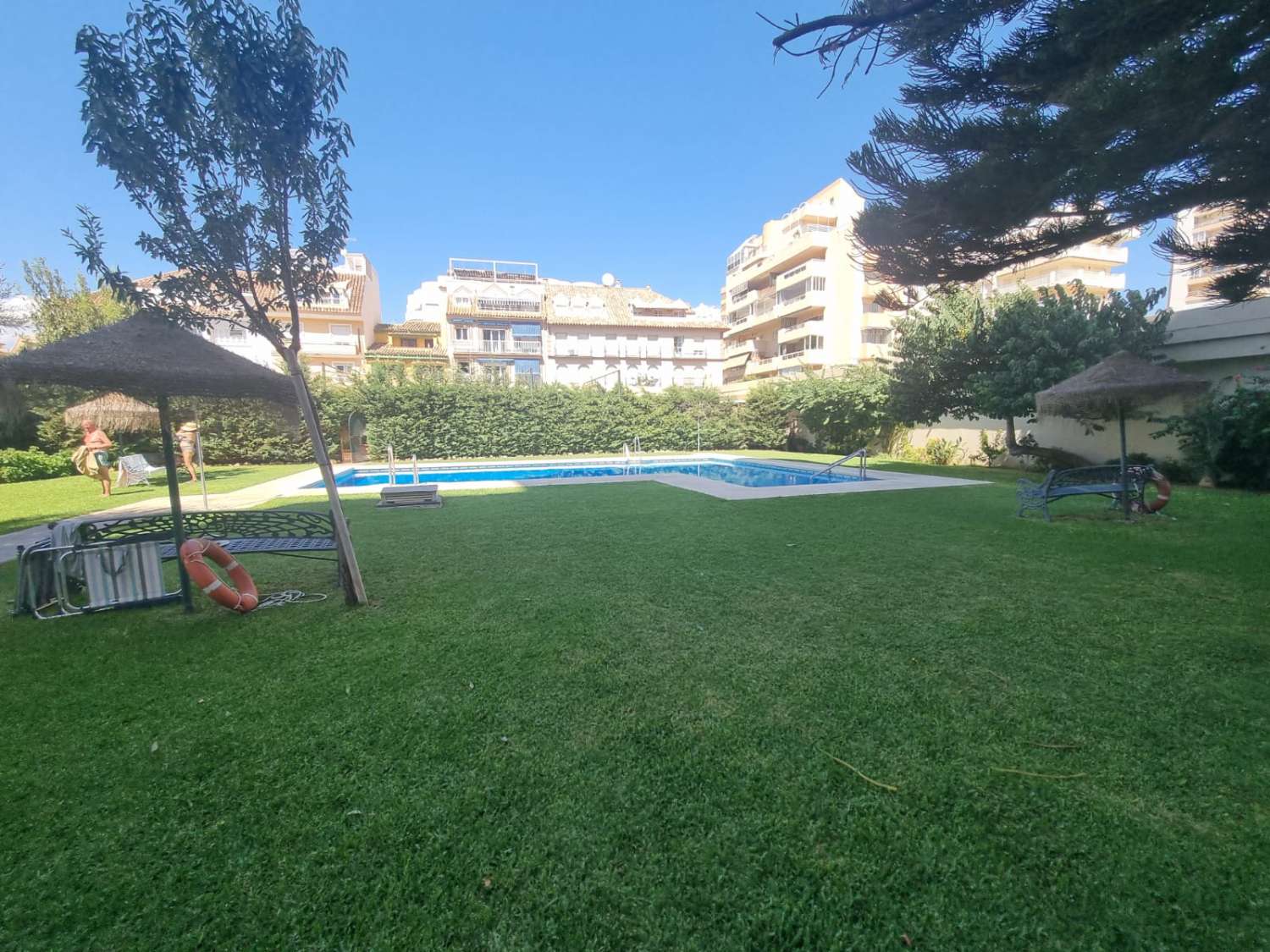 HALF SEASON FOR RENT FROM NOW ON -30.6.25 NICE CORNER APARTMENT ON THE 1ST LINE WITH BEAUTIFUL SEA VIEWS IN FUENGIROLA