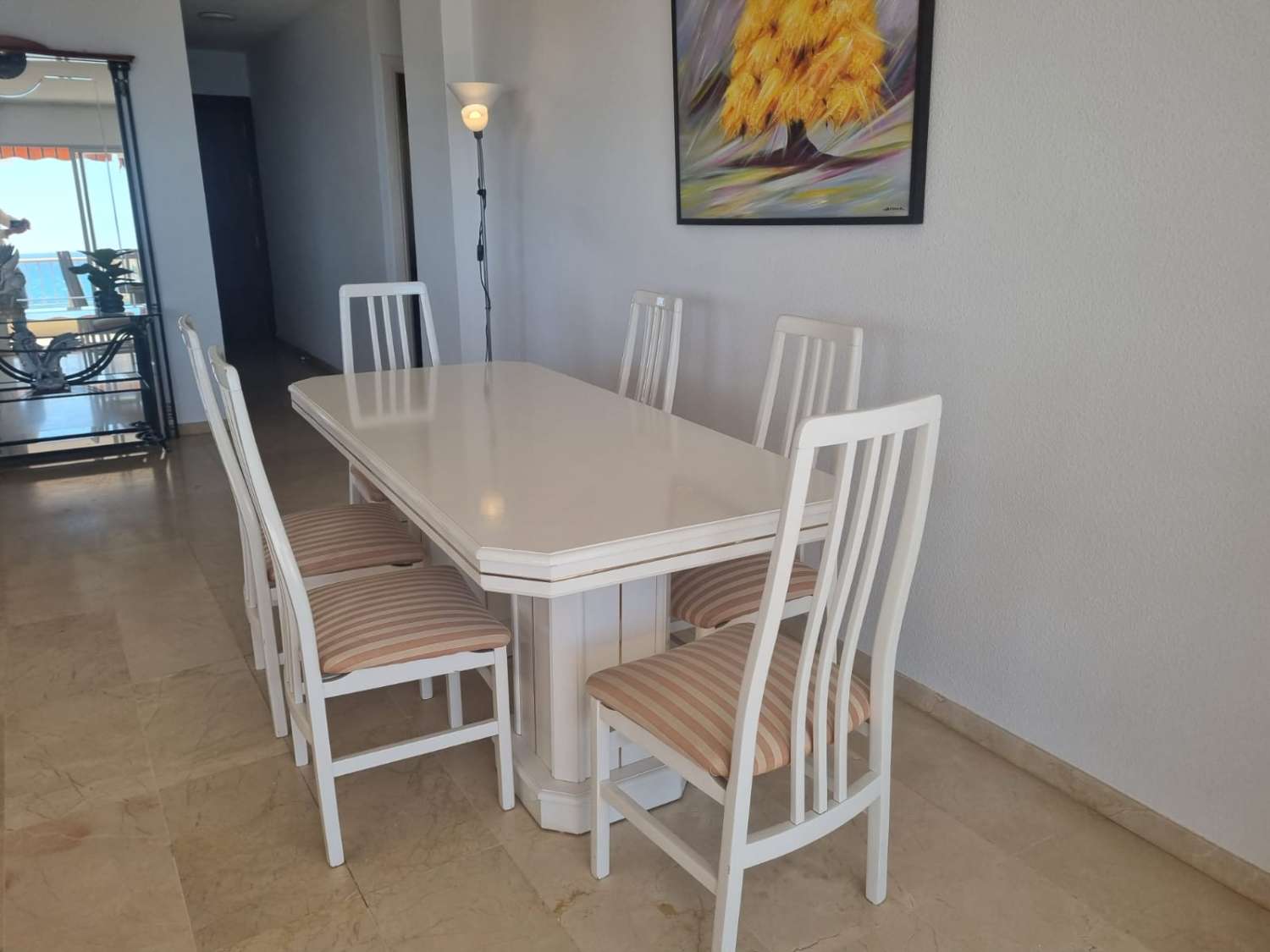 HALBE SAISON AB SOFORT ZU VERMIETEN -30.6.25 SCHÖNE ECKWOHNUNG IN DER 1. LINIE MIT SCHÖNEM MEERBLICK IN FUENGIROLA