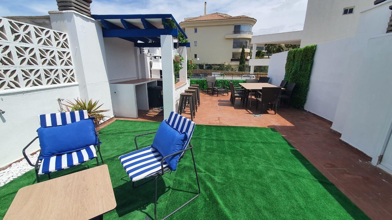 Halv sæson . Det er lejet fra nu 30.6.25 smukt.  penthouse i Mijas Costa