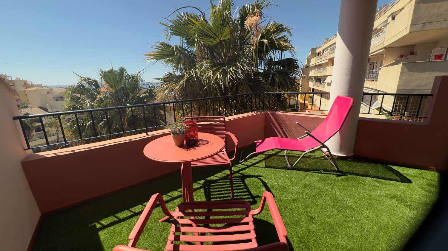 SE VENDE APARTAMENTO REFORMADO EN ZONA NUEVA TORREQUEBRADA (BENALMADENA)