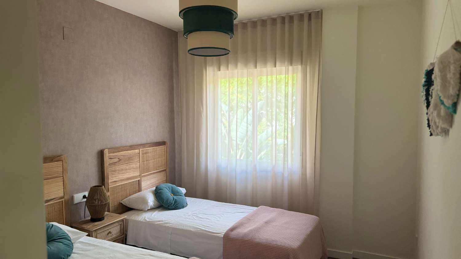 SE VENDE APARTAMENTO REFORMADO EN ZONA NUEVA TORREQUEBRADA (BENALMADENA)