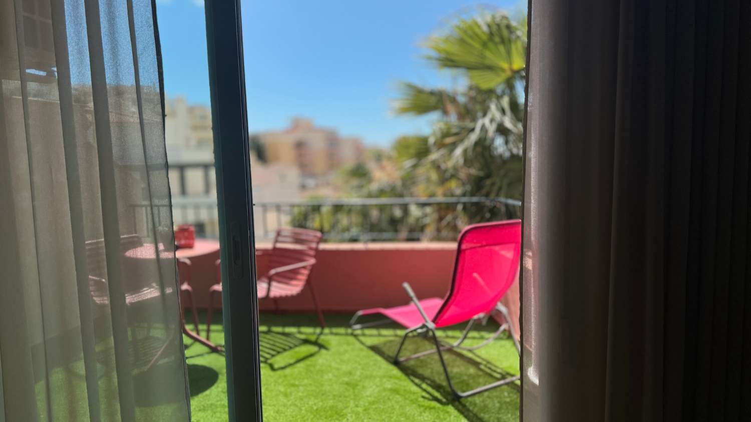 SE VENDE APARTAMENTO REFORMADO EN ZONA NUEVA TORREQUEBRADA (BENALMADENA)