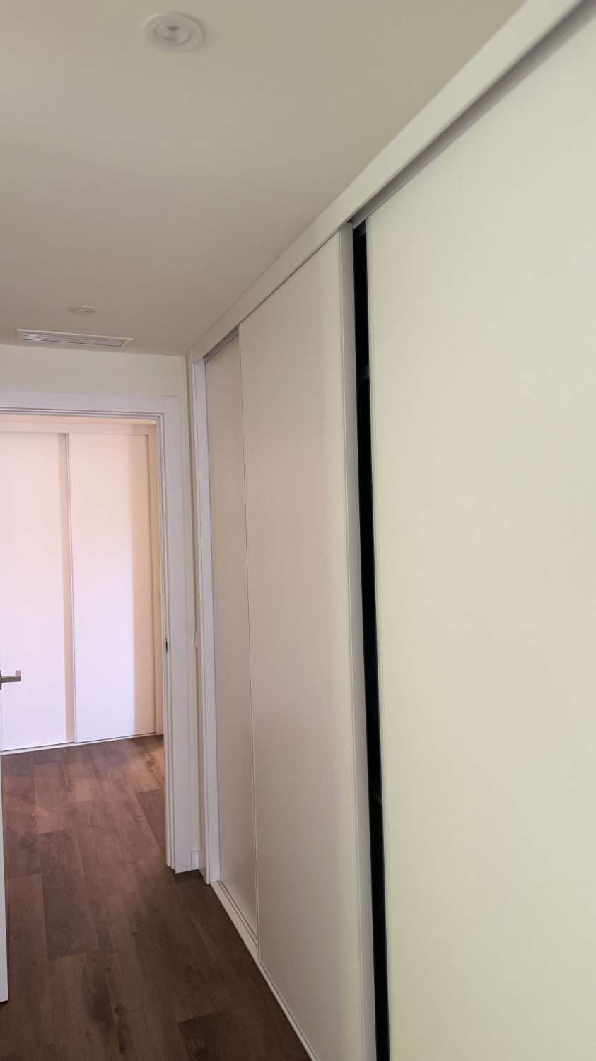 SE VENDE APARTAMENTO REFORMADO EN ZONA NUEVA TORREQUEBRADA (BENALMADENA)