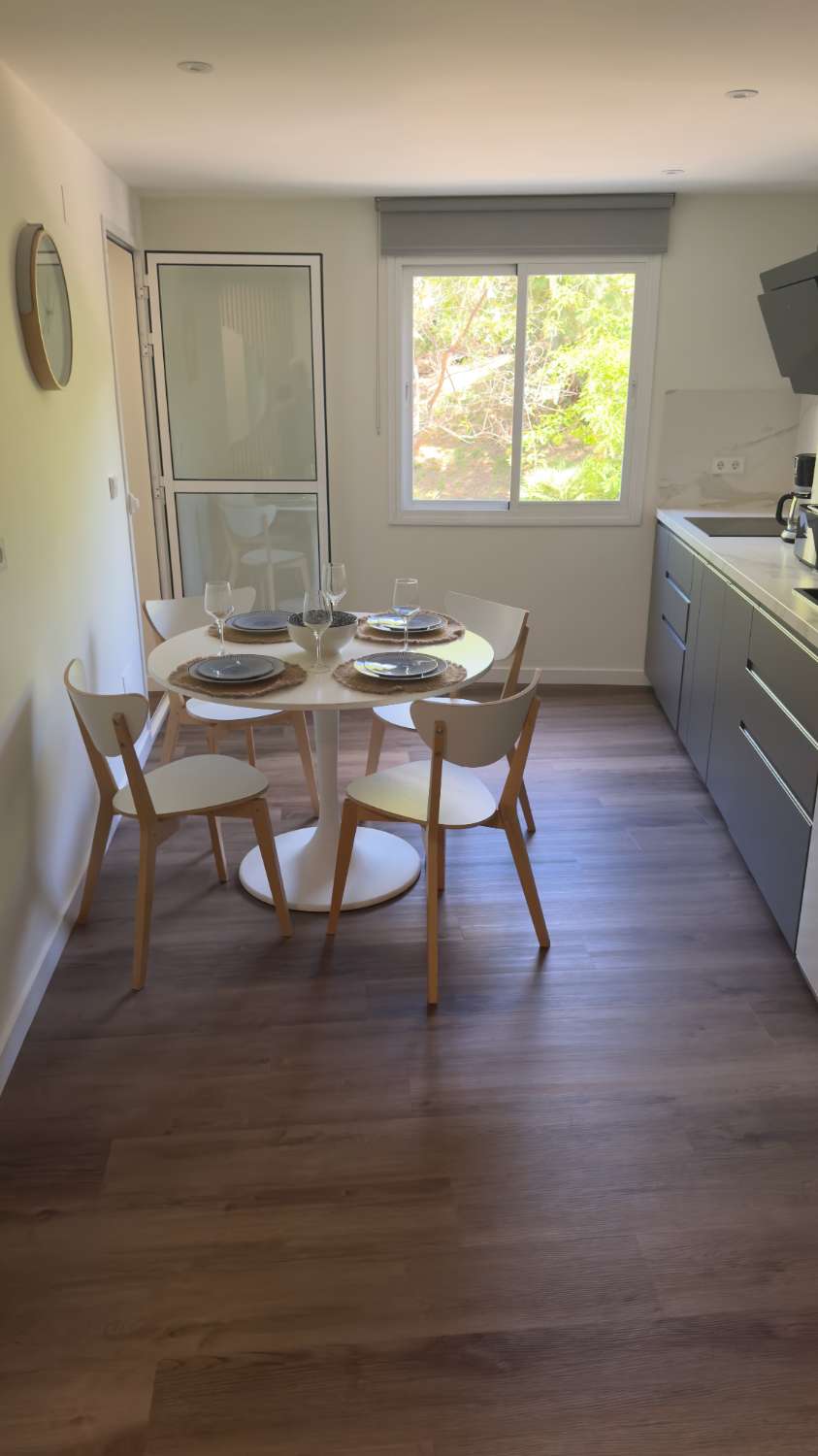 SE VENDE APARTAMENTO REFORMADO EN ZONA NUEVA TORREQUEBRADA (BENALMADENA)