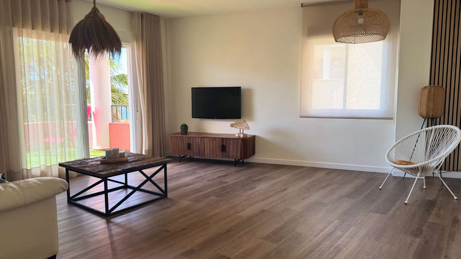 SE VENDE APARTAMENTO REFORMADO EN ZONA NUEVA TORREQUEBRADA (BENALMADENA)