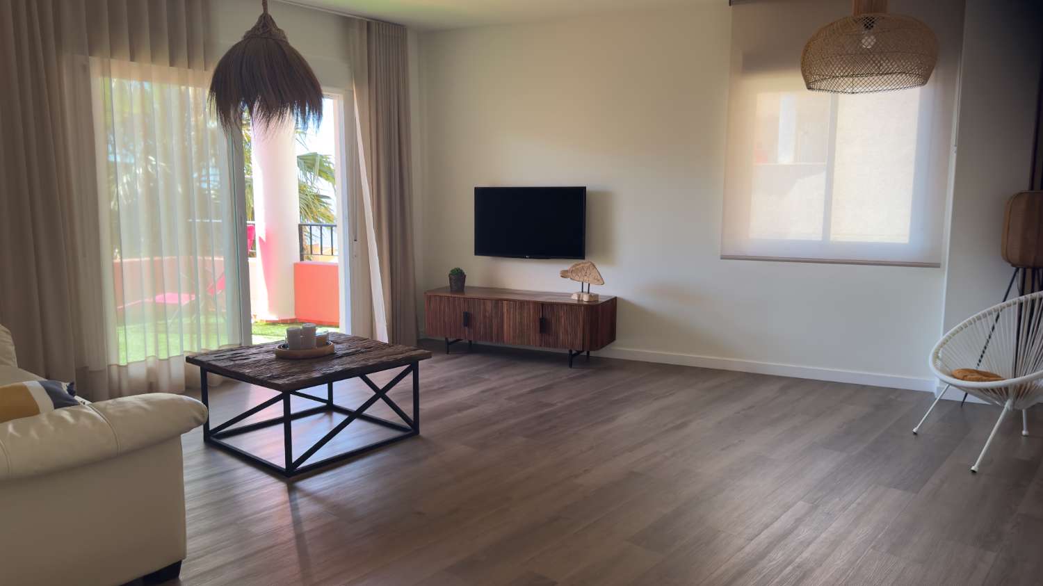 SE VENDE APARTAMENTO REFORMADO EN ZONA NUEVA TORREQUEBRADA (BENALMADENA)