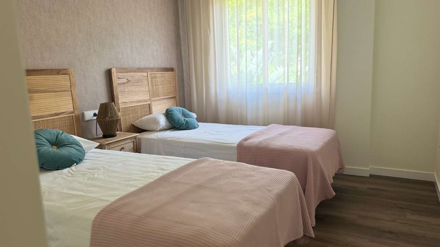 SE VENDE APARTAMENTO REFORMADO EN ZONA NUEVA TORREQUEBRADA (BENALMADENA)