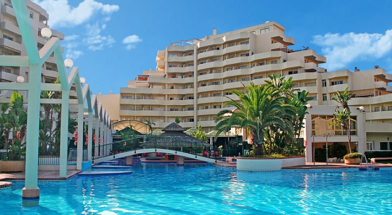 MAGNIFICO APPARTAMENTO IN VENDITA CON VISTA SUL MARE SULLA 1A LINEA DELLA SPIAGGIA DI BENALMADENA