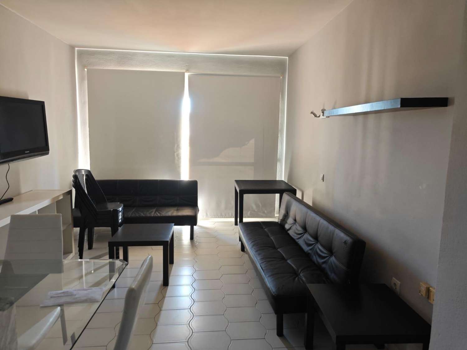 SE VENDE MAGNIFICO APARTAMENTO CON VISTAS AL MAR EN 1ªLINEA DE PLAYA EN BENALMADENA