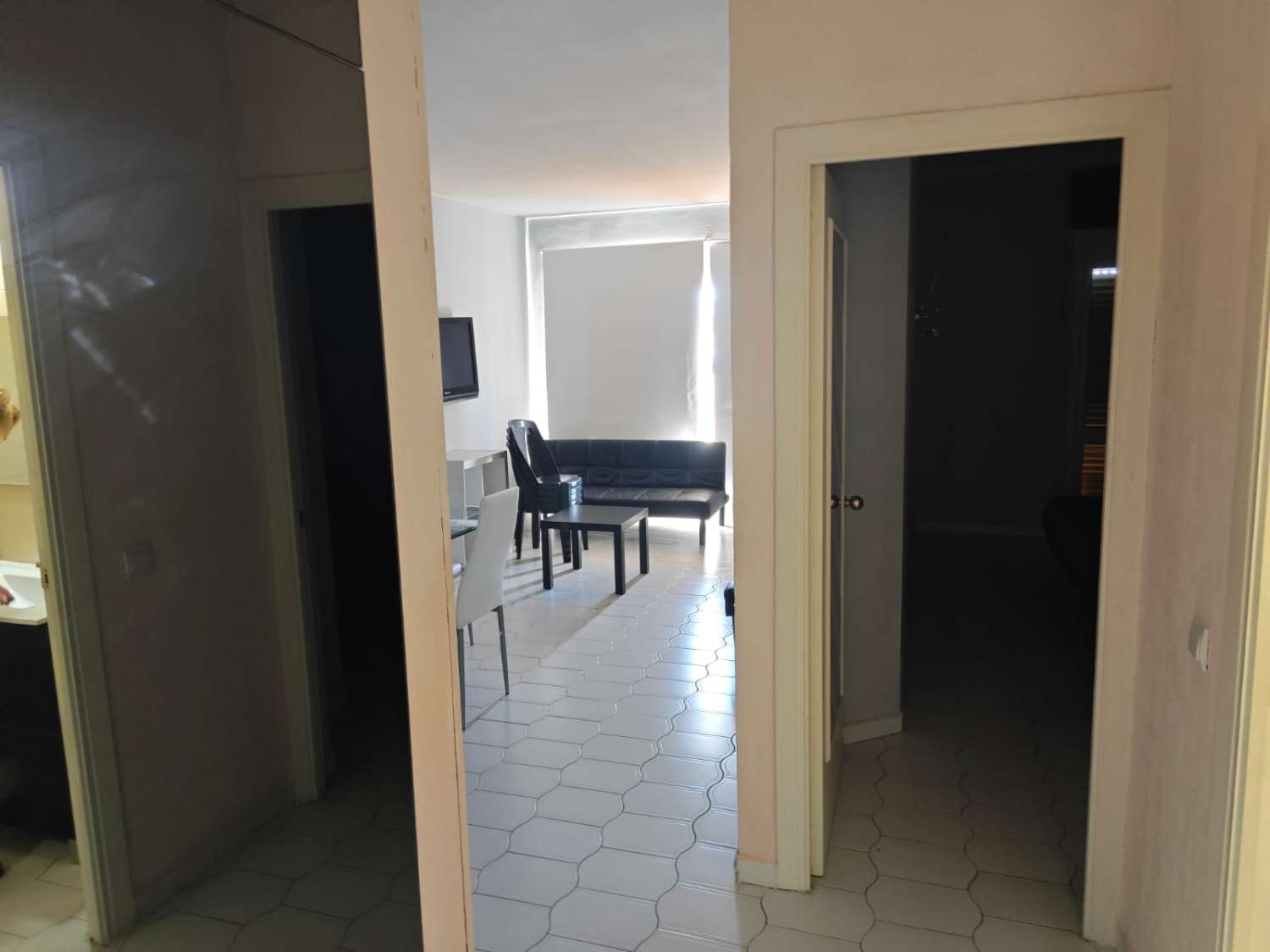 SE VENDE MAGNIFICO APARTAMENTO CON VISTAS AL MAR EN 1ªLINEA DE PLAYA EN BENALMADENA