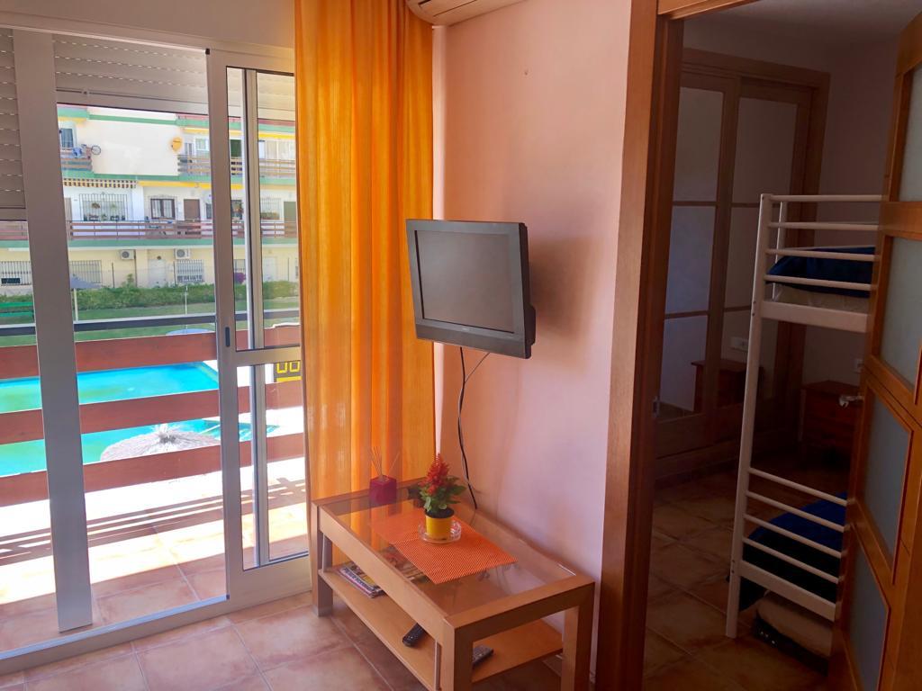 SE VENDE BONITO APARTAMENTO DE 1 DORMITORIO A 40 METROS DE LA PLAYA EN BENALMÁDENA