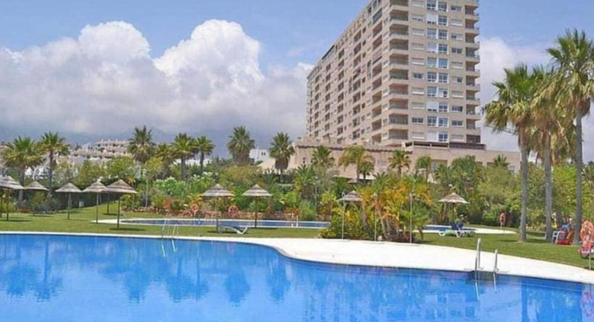 NO ES DE LARGA TEMPORADA Se alquila del 1.09.25- 30.6.26 bonito apartamento con vistas al mar en Benalmadena costa