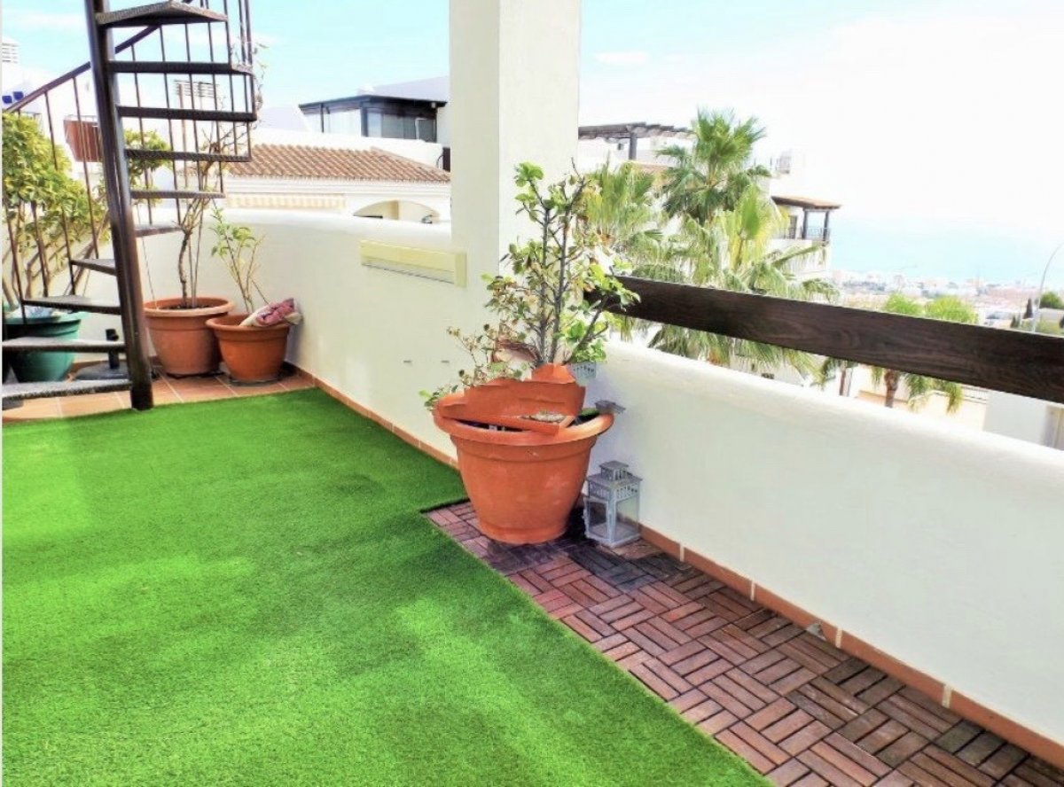 MID TERM FOR RENT FROM 1.9.24-30.6.25 BEAUTIFUL PENTHOUSE WITH SEA VIEWS IN ARROYO DE LA MIEL AREA SANTANGELO