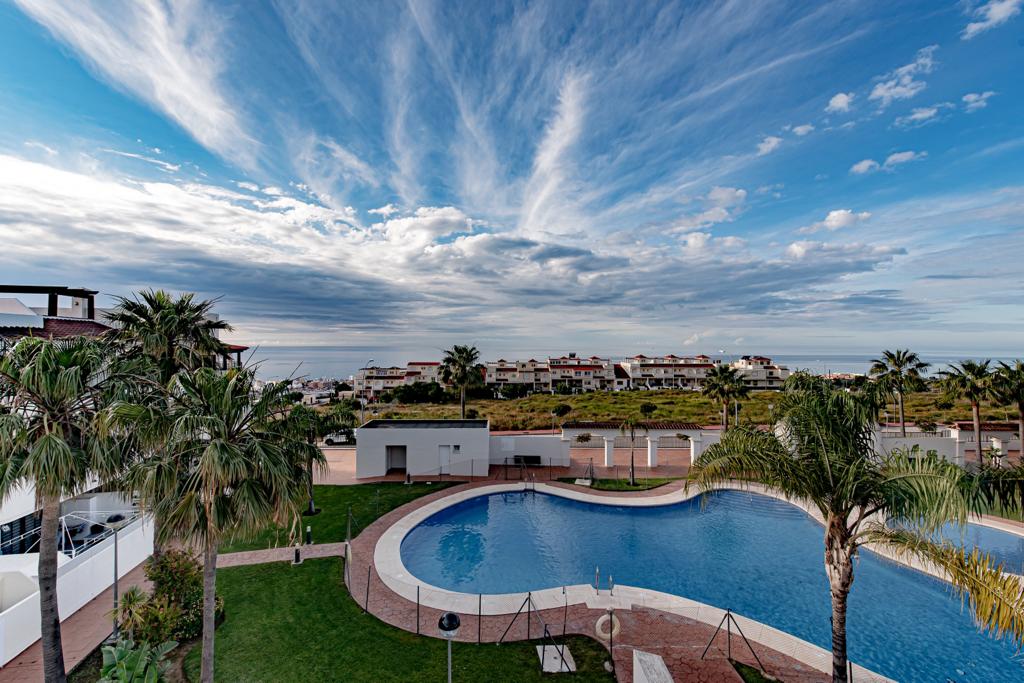 MID TERM FOR RENT FROM 1.9.24-30.6.25 BEAUTIFUL PENTHOUSE WITH SEA VIEWS IN ARROYO DE LA MIEL AREA SANTANGELO