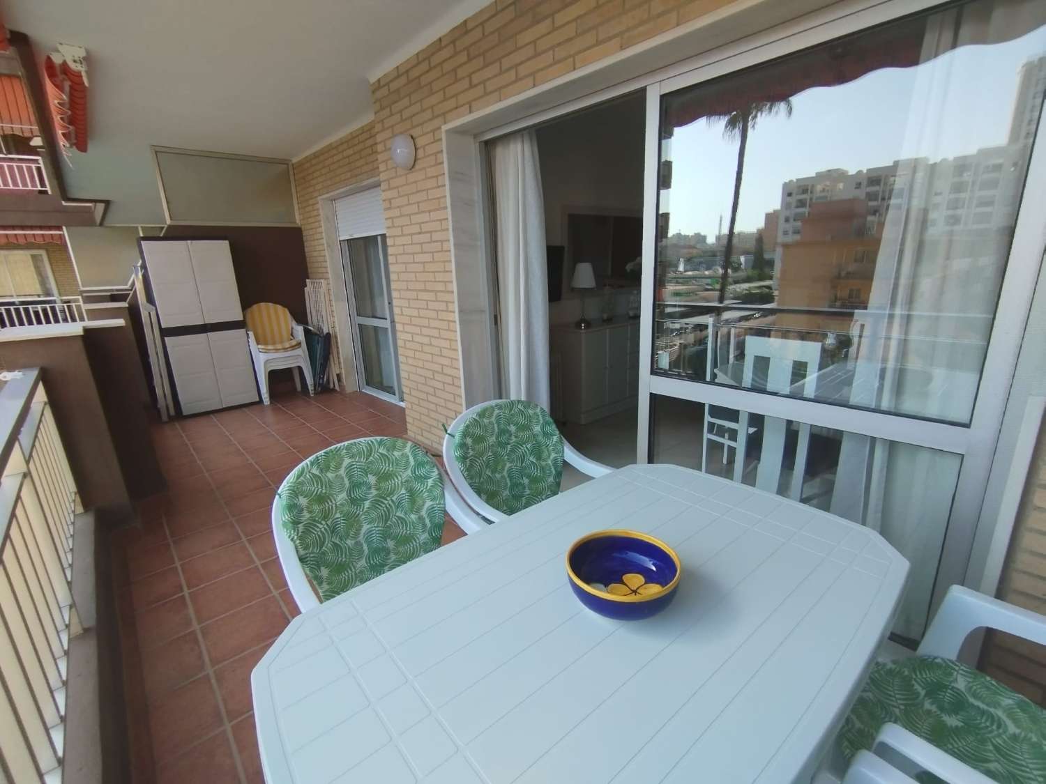 DEMI-SAISON. LOCATION DU 1.5.25 AU 30.6.25 ET DU 1.9.25 AU 30.6.26 MAGNIFIQUE APPARTEMENT AVEC VUE SUR LA MER À LOS BOLICHES (FUENGIROLA)