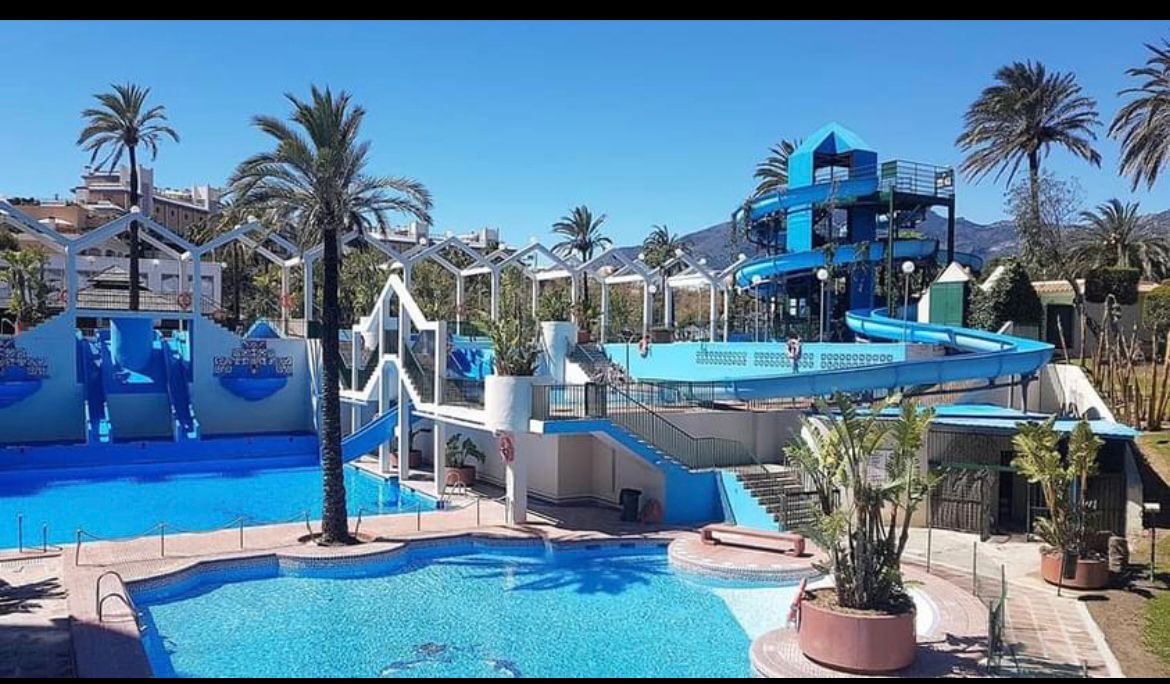 APPARTEMENT MANGIFICO À VENDRE À PARTIR DE SEPTEMBRE 2024 AVEC VUE SUR LA MER SUR LA 1ÈRE LIGNE DE LA PLAGE À BENALMADENA